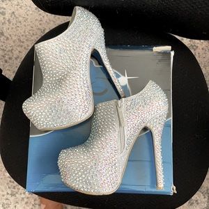 Silver rhinestone heels, great condition